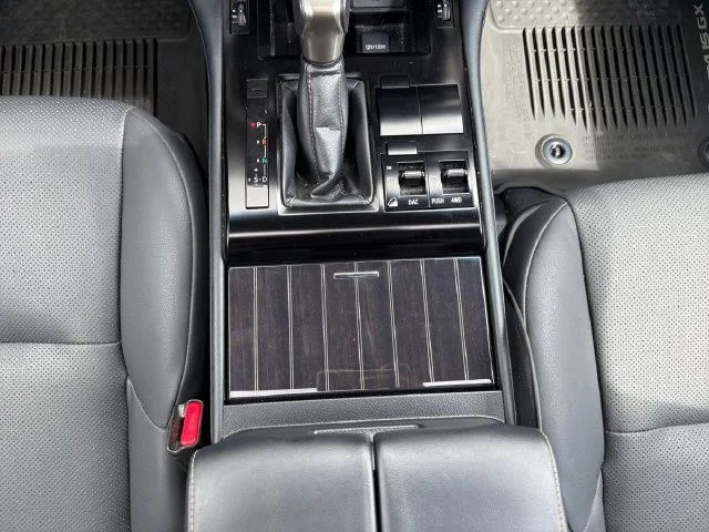Used 2021 Black Lexus 460 image 3