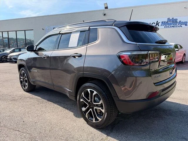 Used 2022 Gray Jeep Limited image 7