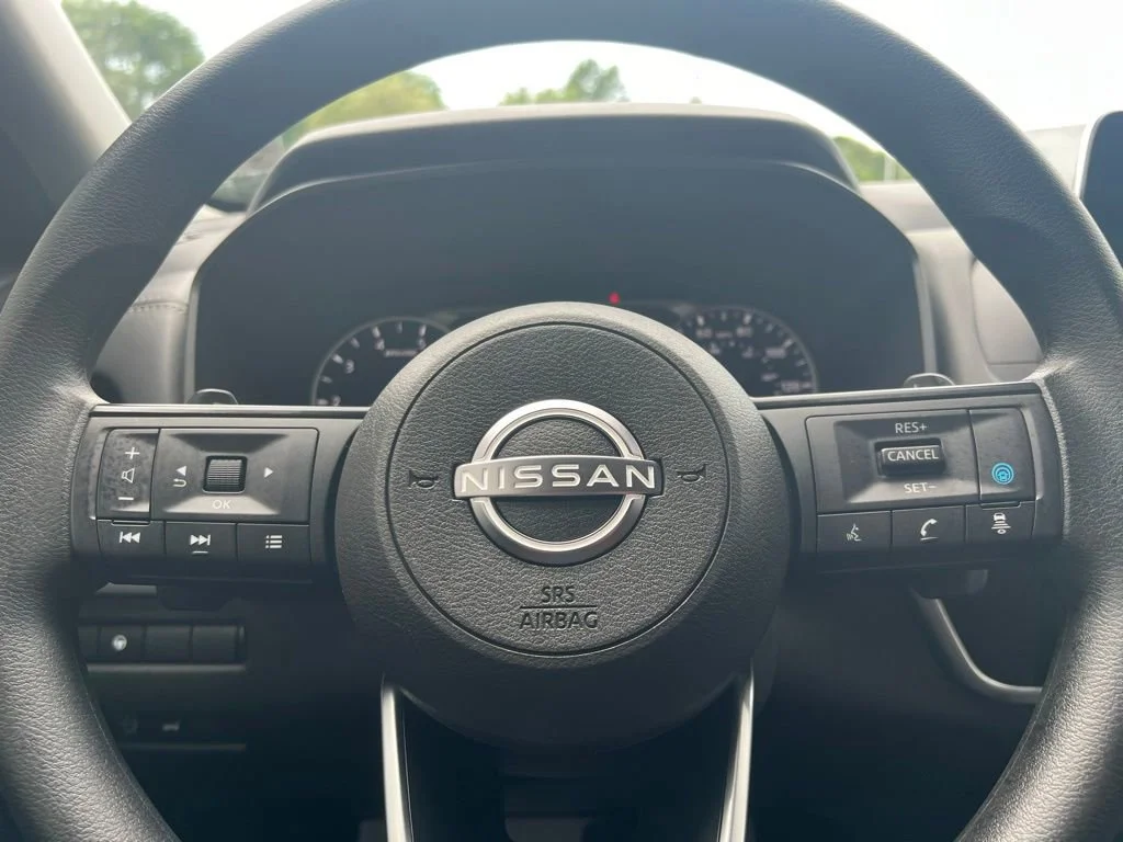 Used 2024 Scarlet Ember Nissan SV image 16