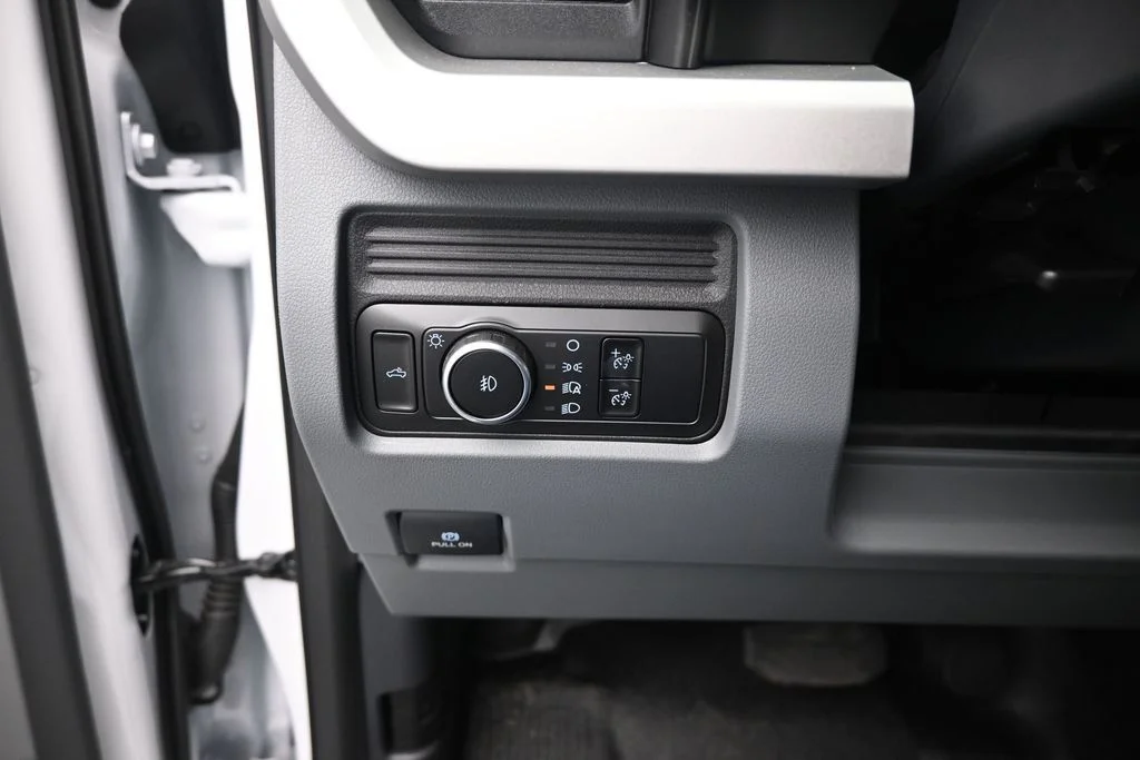 New 2026 Oxford White Ford XL image 11