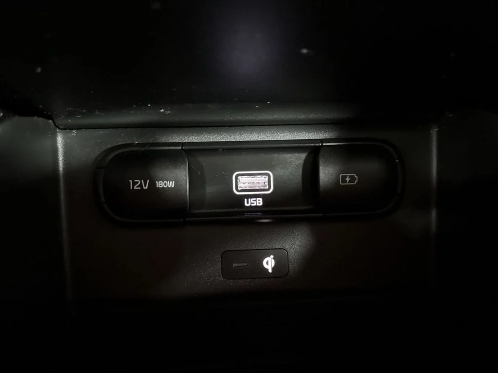Used 2021 White Pearl Kia SX image 35