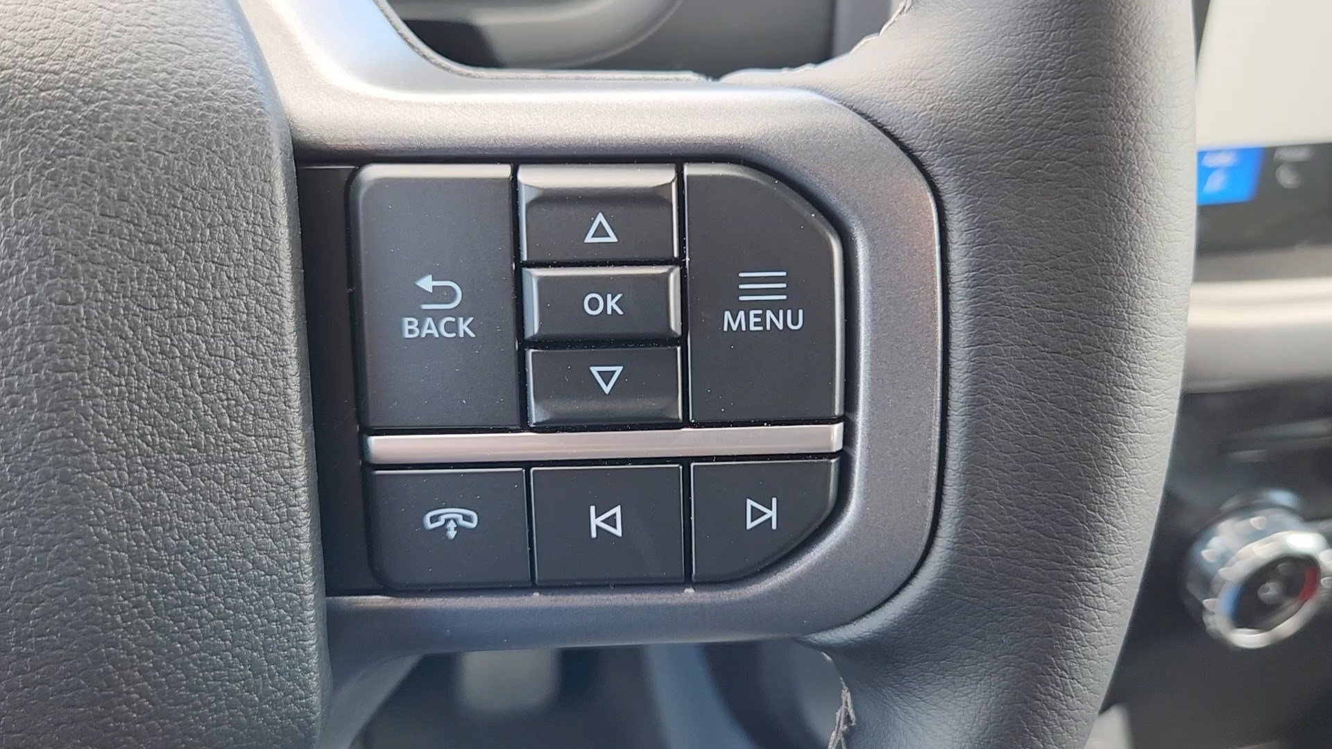 2025 Ford F-150 Lightning XLT - Photo 12