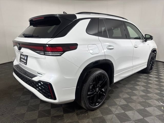 New 2026  Volkswagen 2.0T SE R-Line Black image 3