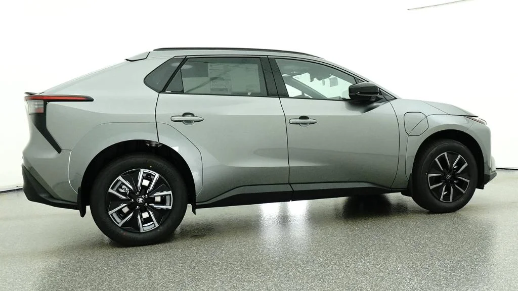 New 2026 Heavy Metal Toyota XLE image 5