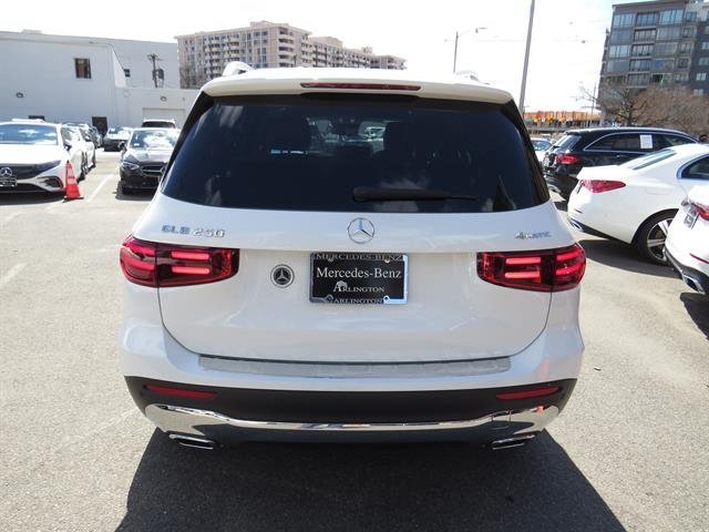 Certified Used 2025 Polar White Mercedes-Benz GLB 250 image 3
