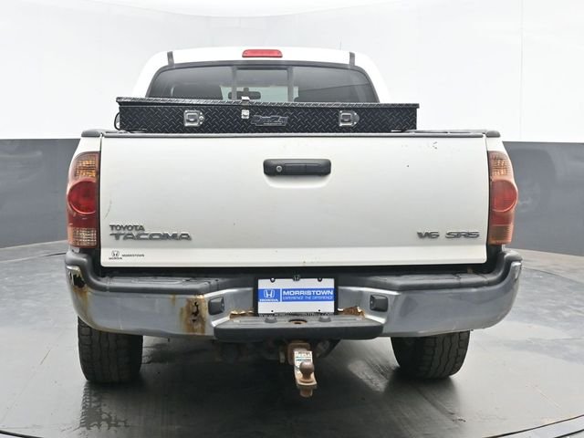 Used 2008 White Toyota Base image 8