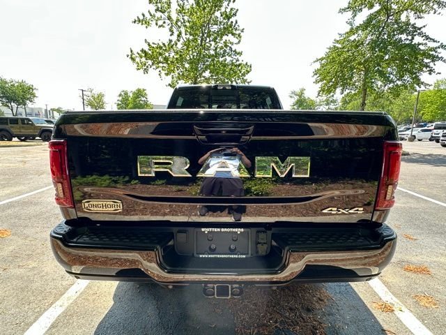 New 2026 Diamond Black Crystal Pearl-Coat Exterior Paint RAM Limited Longhorn image 5