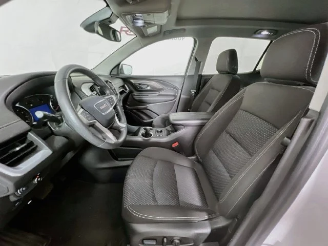 Used 2023 White GMC SLE image 9