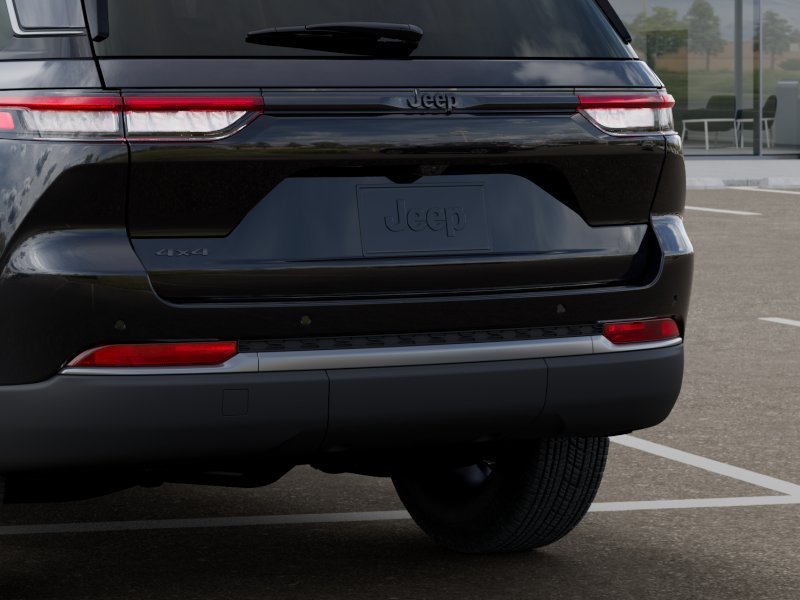 New 2026 Diamond Black Crystal Pearl-Coat Exterior Paint Jeep Altitude image 39