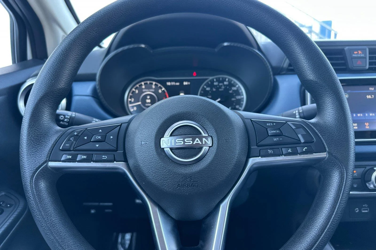 Used 2025 Aspen White Tricoat Nissan SV image 22