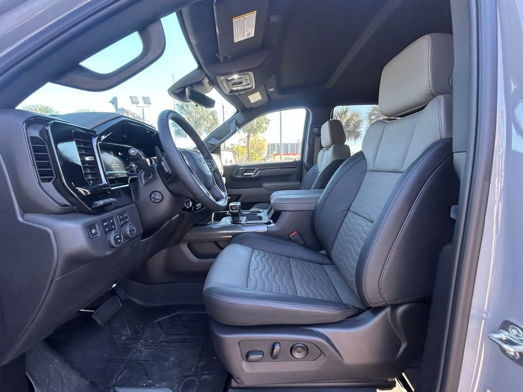 2025 Chevrolet Silverado 1500 ZR2 - Photo 13