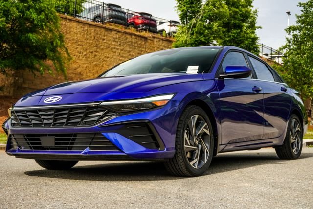 Certified Used 2024 Blue Hyundai SEL image 9
