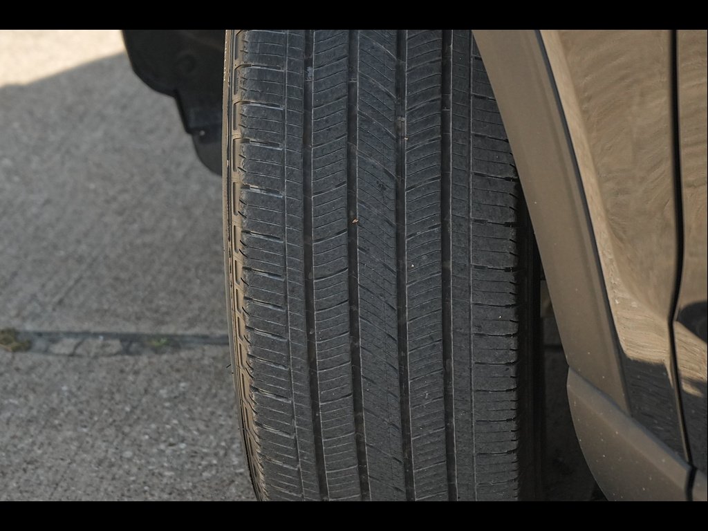 Used 2025 Agate Black Ford ST-Line image 28