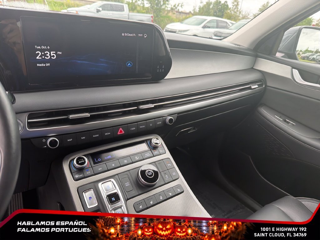 Used 2025 Gray Hyundai SEL Premium image 19