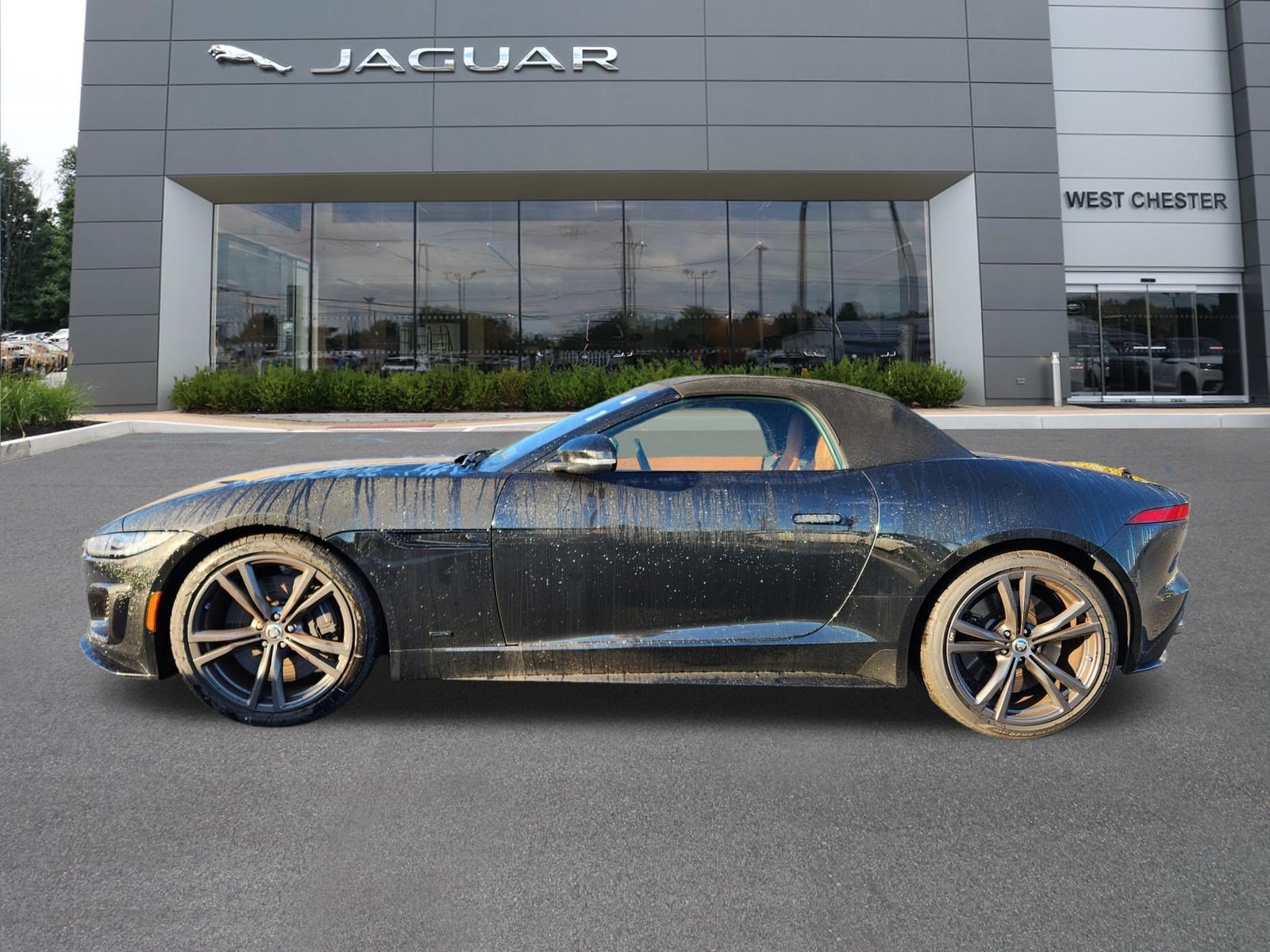 Certified Used 2024 Santorini Black Metallic Jaguar P575 R75 image 5