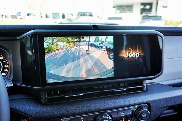 New 2026 Granite Crystal Metallic Clear-Coat Exterior Paint Jeep Sport S image 31