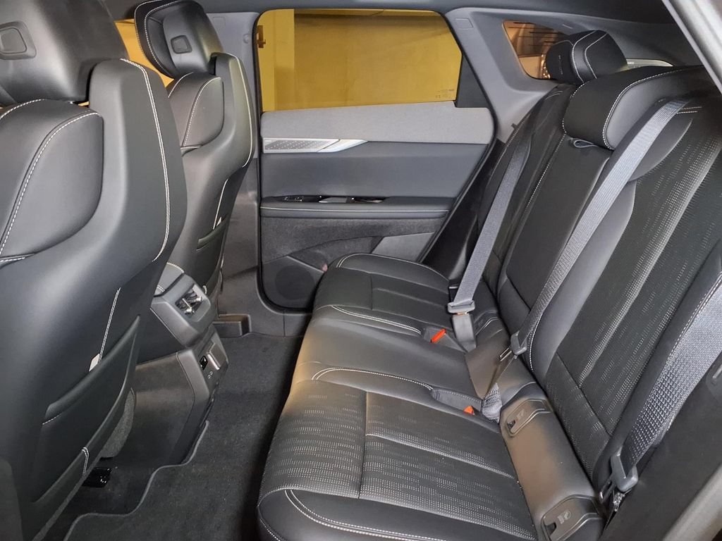 2026 Cadillac OPTIQ Premium Luxury - Photo 11