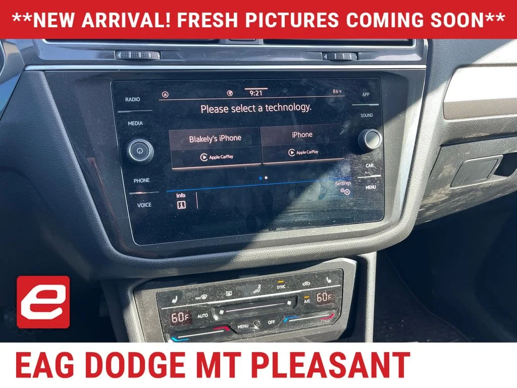 Used 2024  Volkswagen 2.0T SE image 9