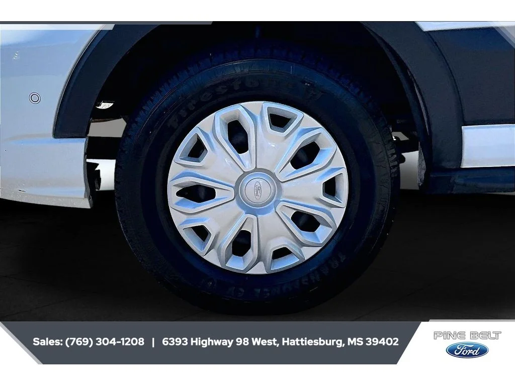 Used 2022 Oxford White Ford XLT image 7