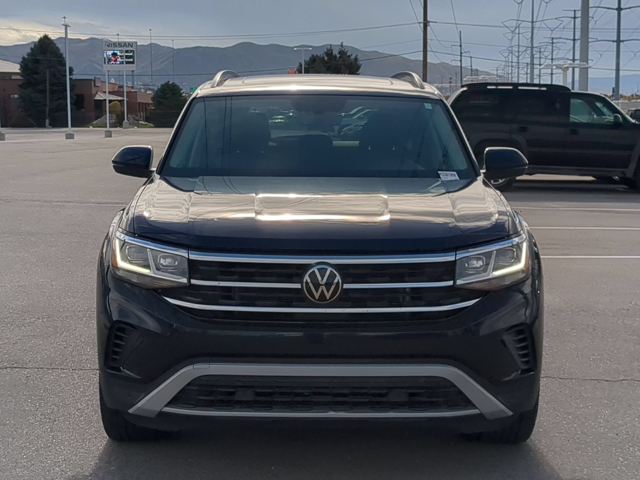 Used 2023 Deep Black Volkswagen 3.6L V6 SE w/Technology image 9