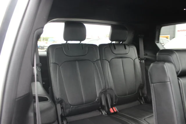 Used 2023 White Jeep Overland image 37