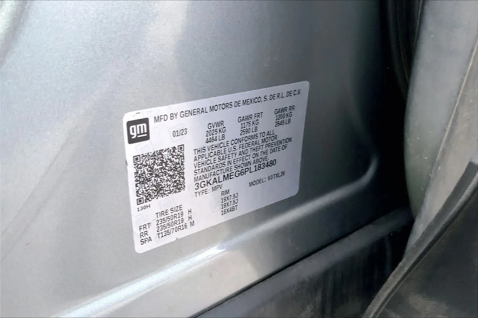 Used 2023 Sterling Metallic GMC SLE image 20