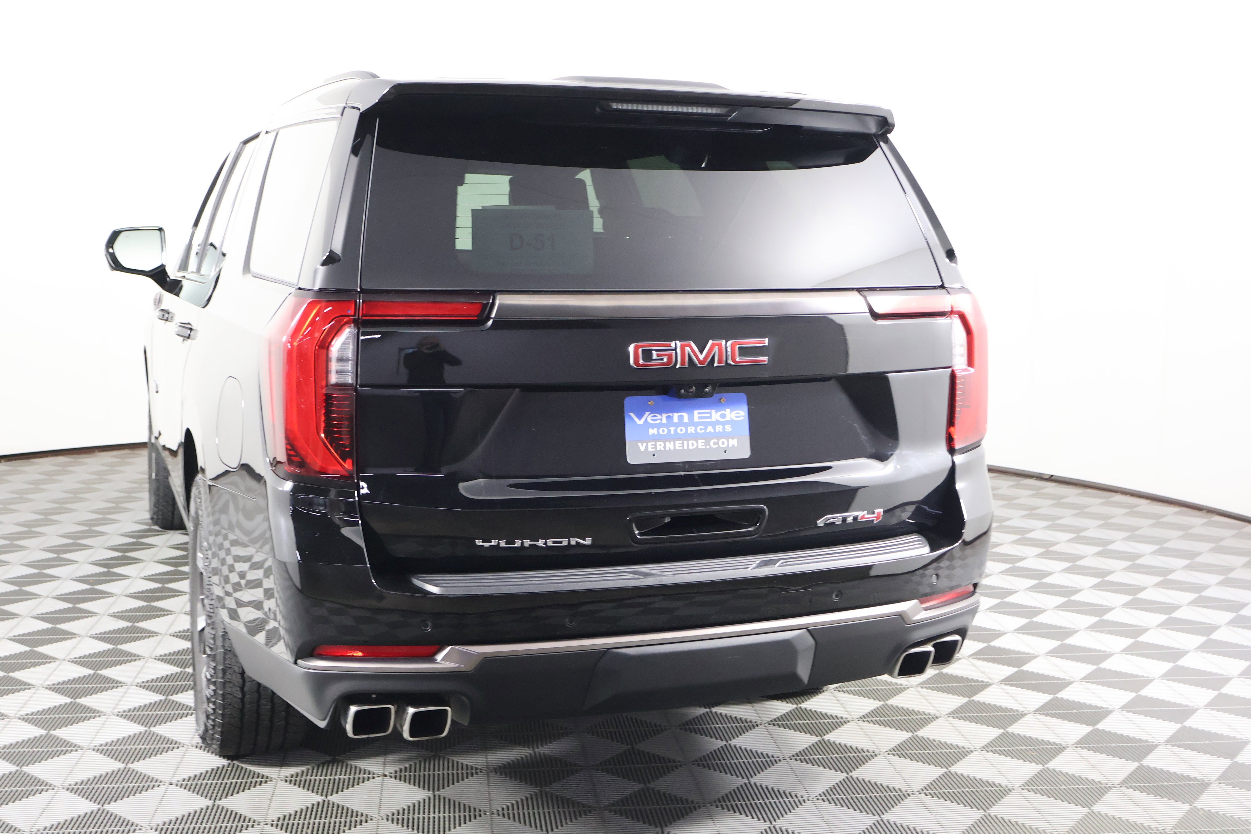 2025 GMC Yukon AT4 Ultimate - Photo 7