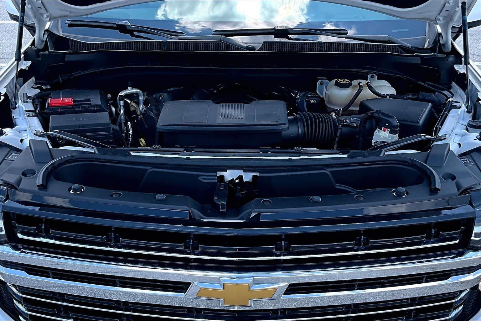 Used 2022 Summit White Chevrolet LT image 32