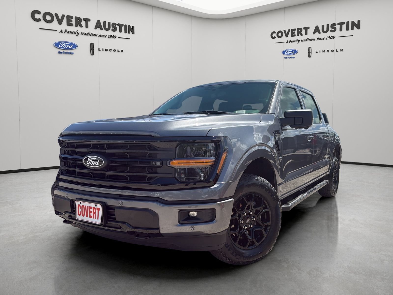 Used 2024 Gray Ford XLT image 1