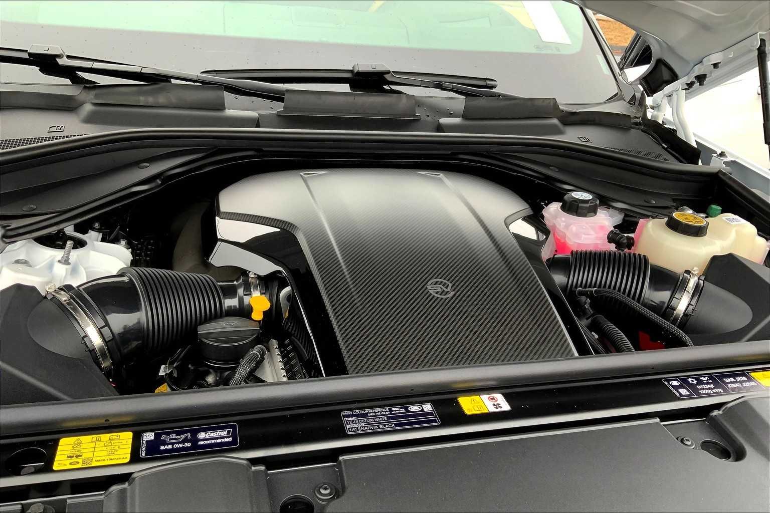 2025 Land Rover Range Rover SV - Photo 12