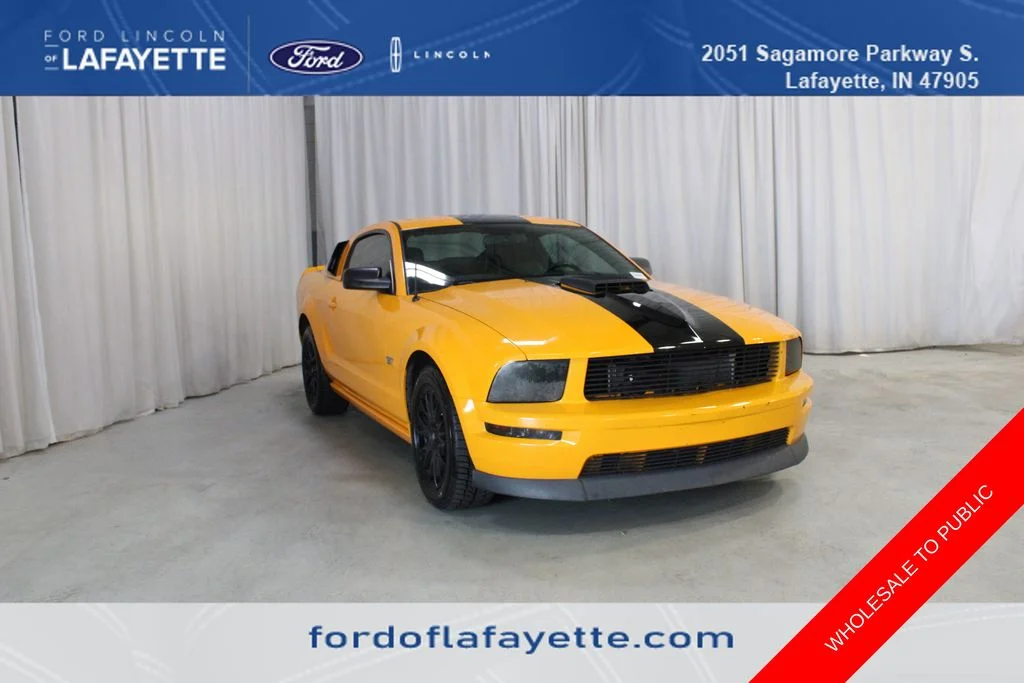 Used 2007 Orange Ford  image 1