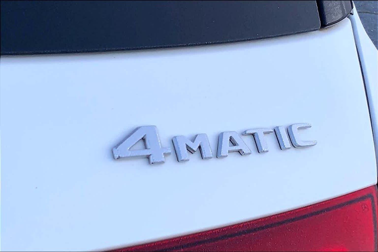 Used 2024 MANUFAKTUR Diamond White Metallic Mercedes-Benz GLE 450 image 10