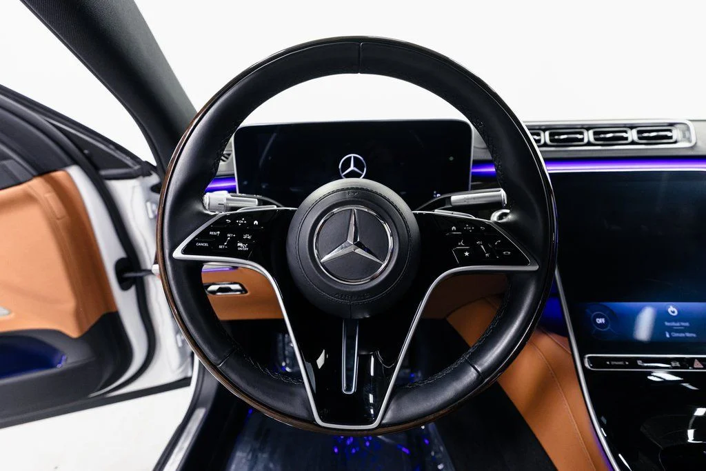 Used 2024 MANUFAKTUR Moonlight White Magno Mercedes-Benz S 580 image 12