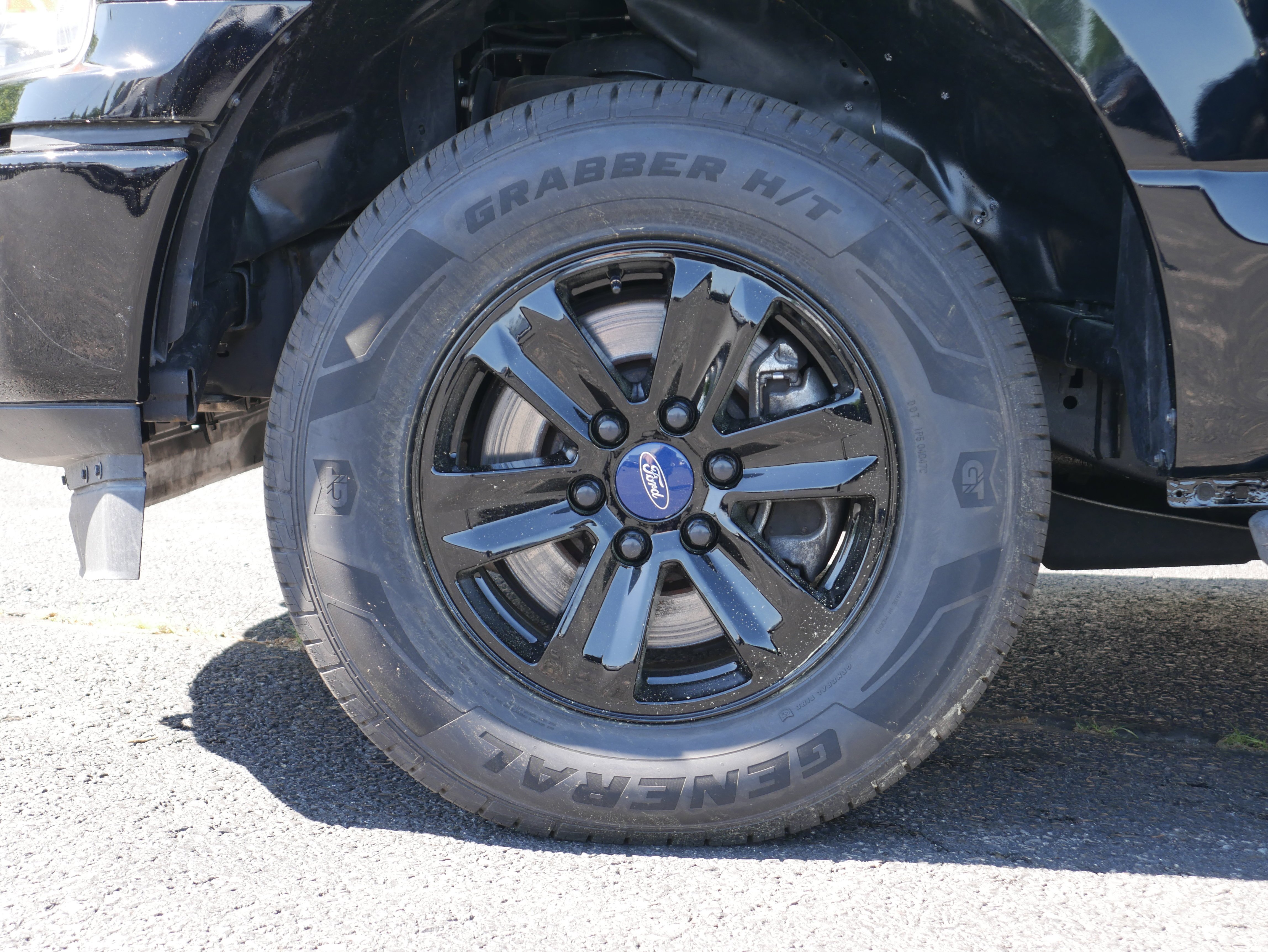 Used 2018 Wht Ford XL image 11