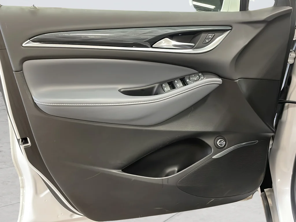 Used 2019 White Buick Essence image 23