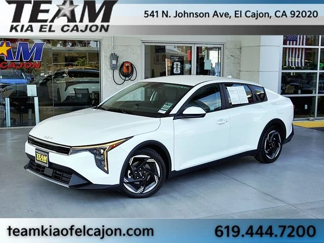 2025 Kia K4 EX AT's photo