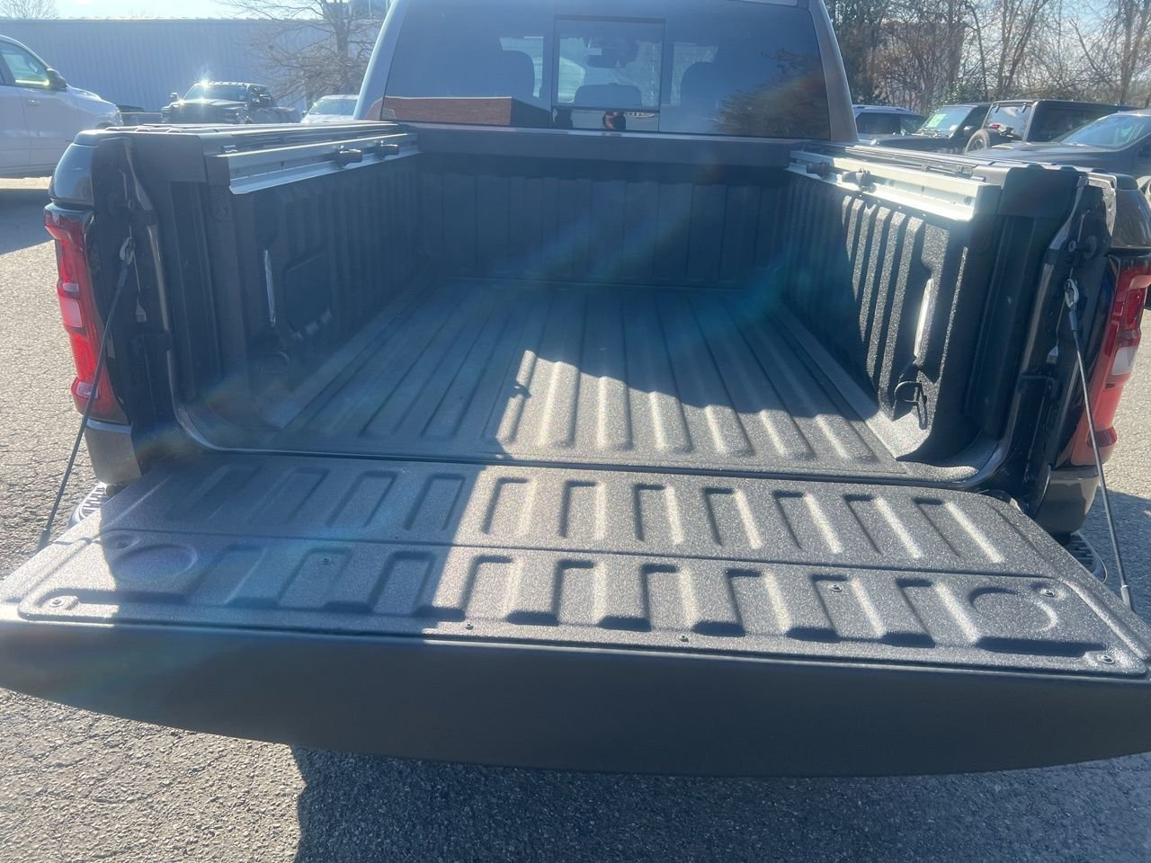 New 2026 Granite Crystal Metallic Clear-Coat Exterior Paint RAM Big Horn/Lone Star image 15