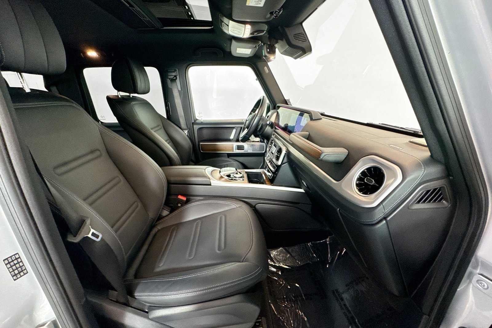 Used 2023 Iridium Silver Metallic Mercedes-Benz G 550 image 27
