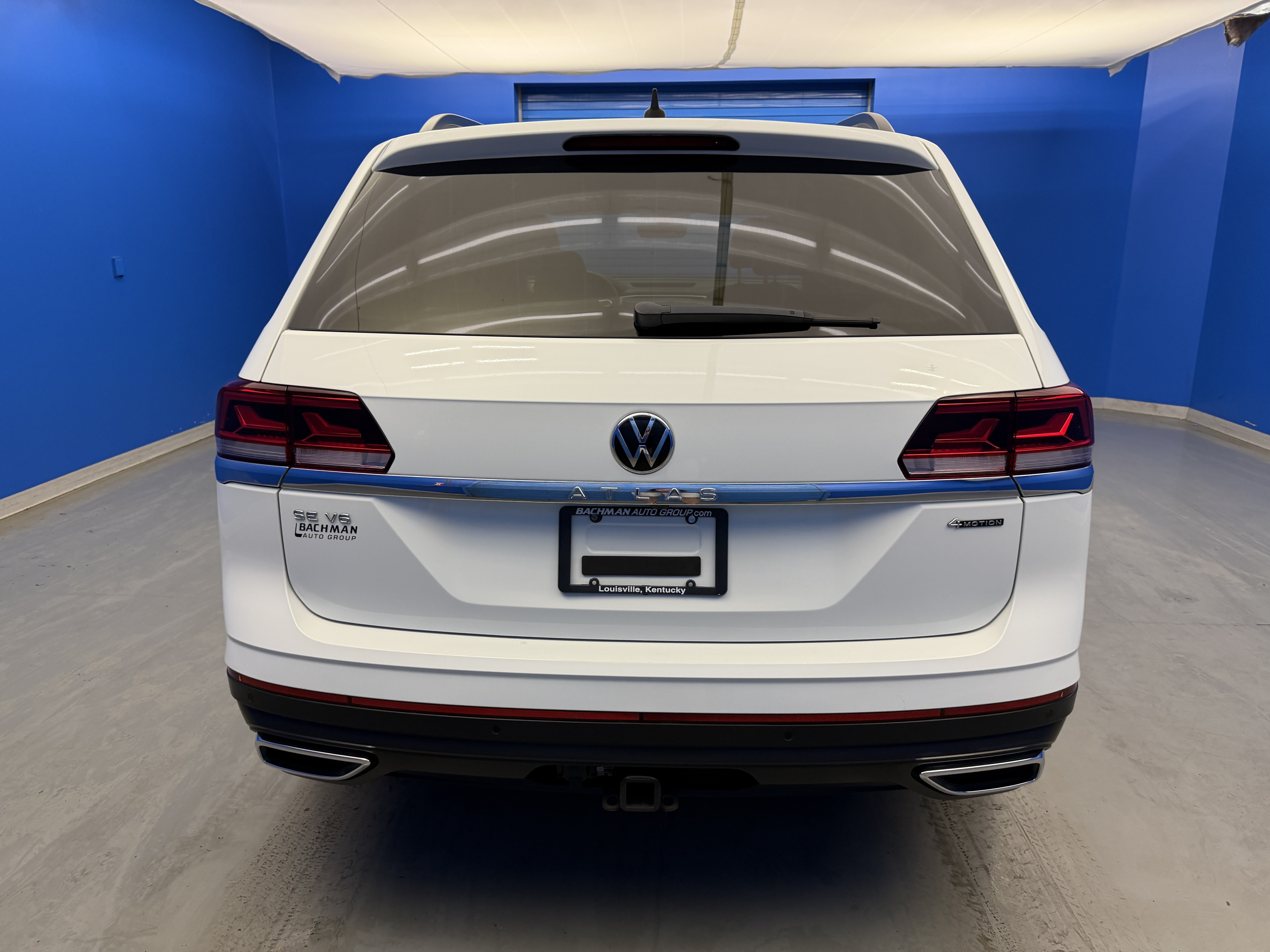 Used 2023 Pure White Volkswagen 3.6L V6 SE w/Technology image 6