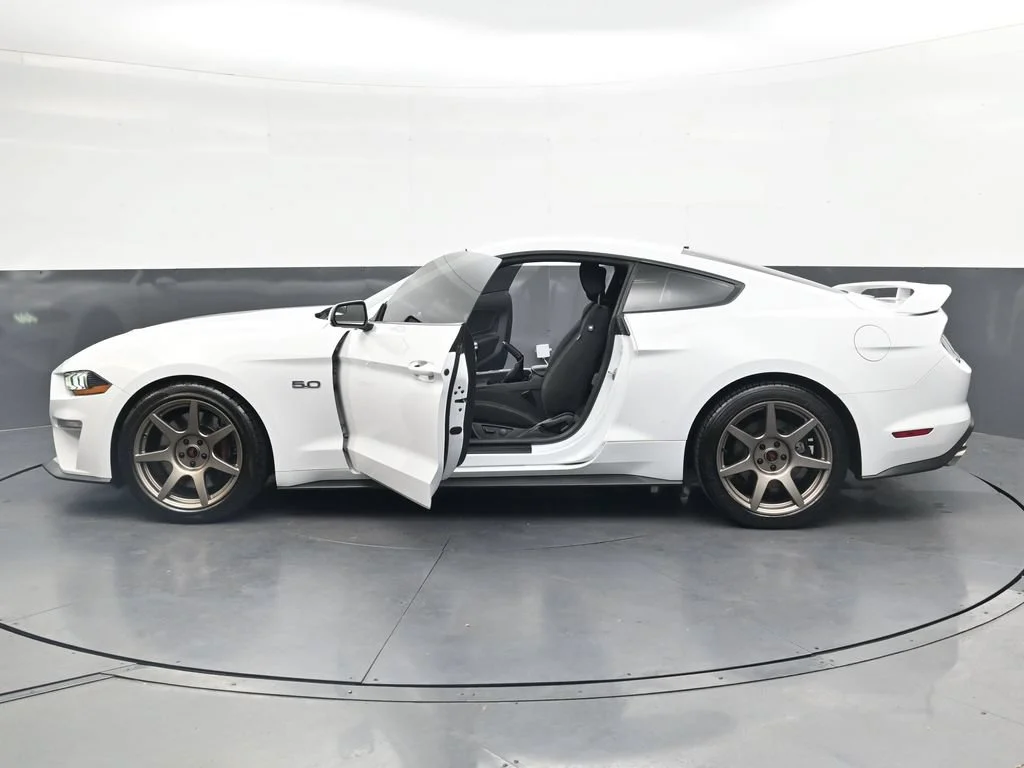 Used 2020 White Ford GT image 39