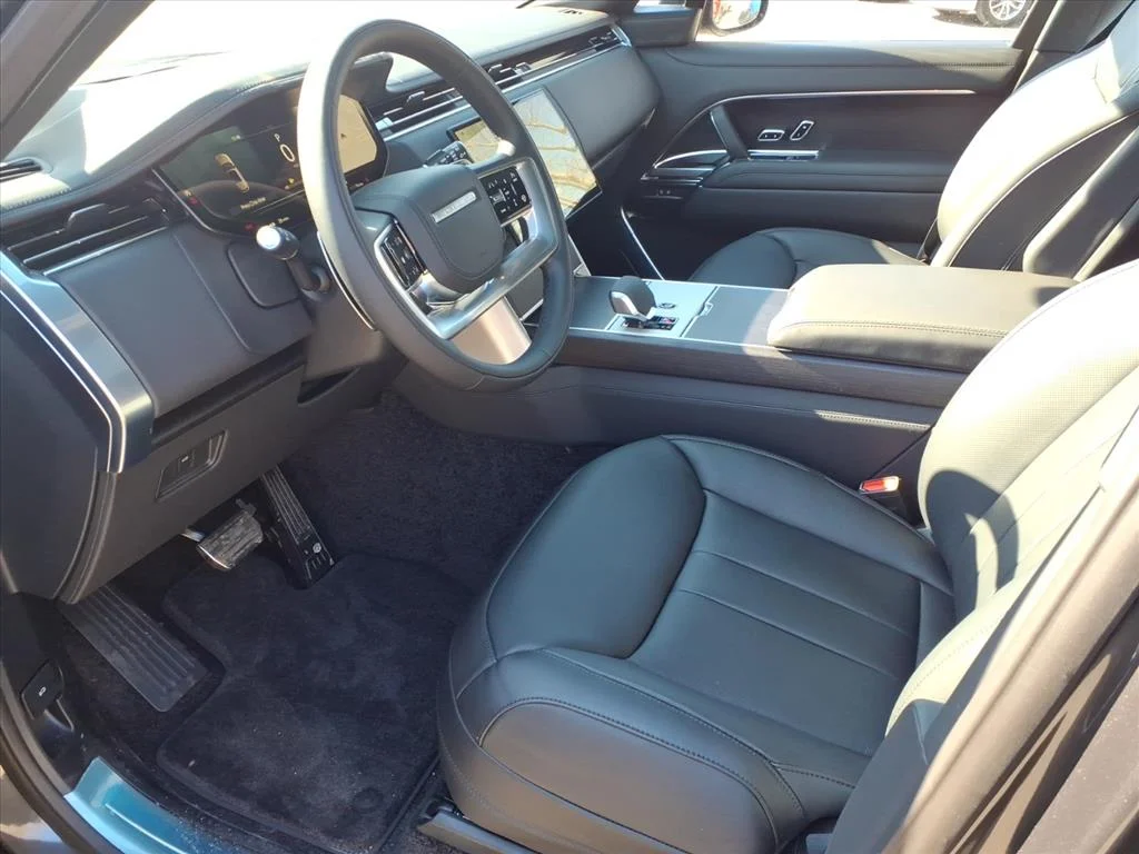 New 2026 Carpathian Grey Land Rover SE LWB image 17