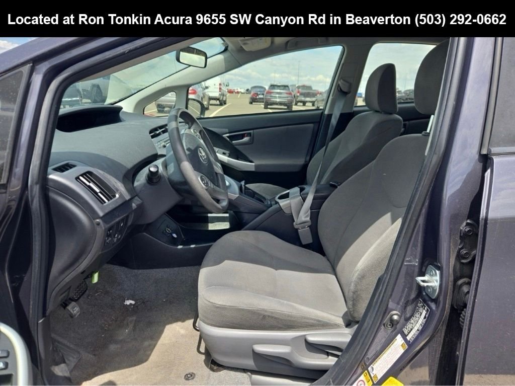 Used 2015 Winter Gray Metallic Toyota Base image 9