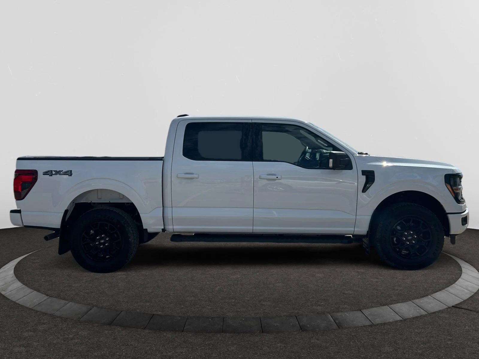 New 2026 Oxford White Ford XLT image 6