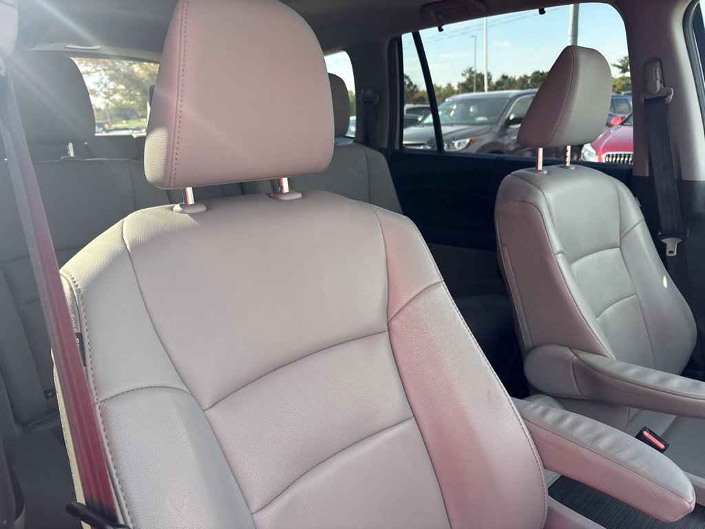 Used 2022 Silver Honda Touring 7 Passenger image 29
