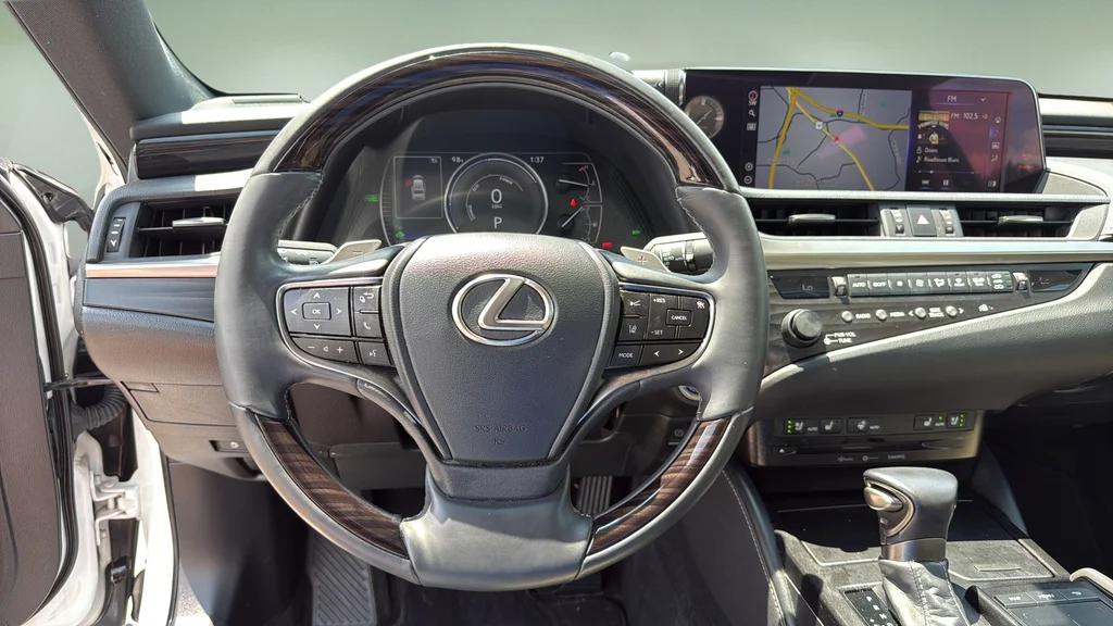 Certified Used 2020 White Lexus 300h image 22