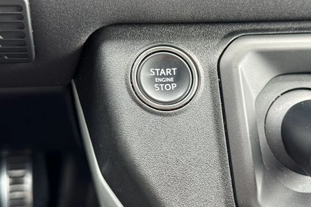 Used 2023 White Land Rover S image 22