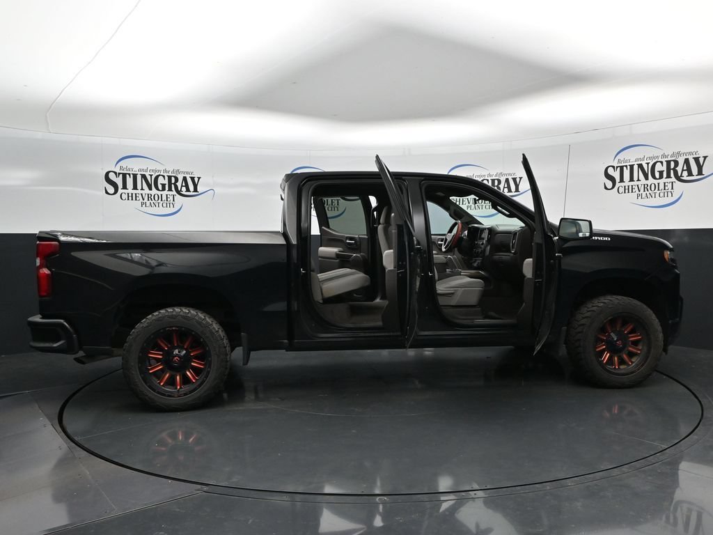 Used 2019 BLACK Chevrolet RST image 36