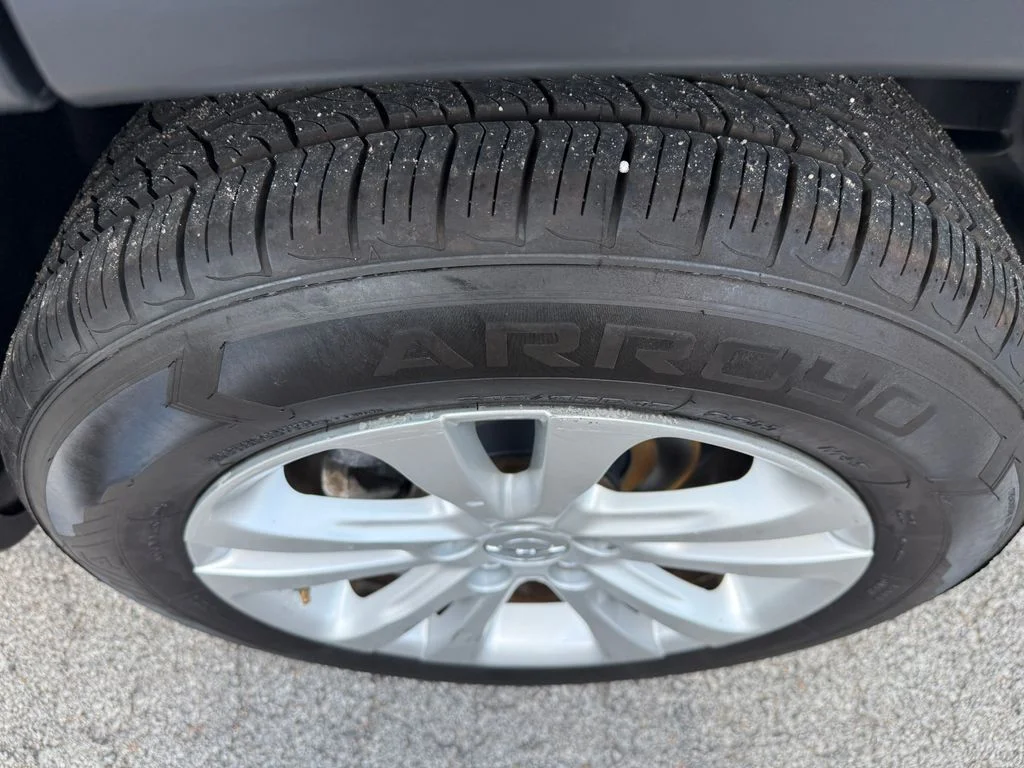 Used 2018 White Jeep Sport image 8