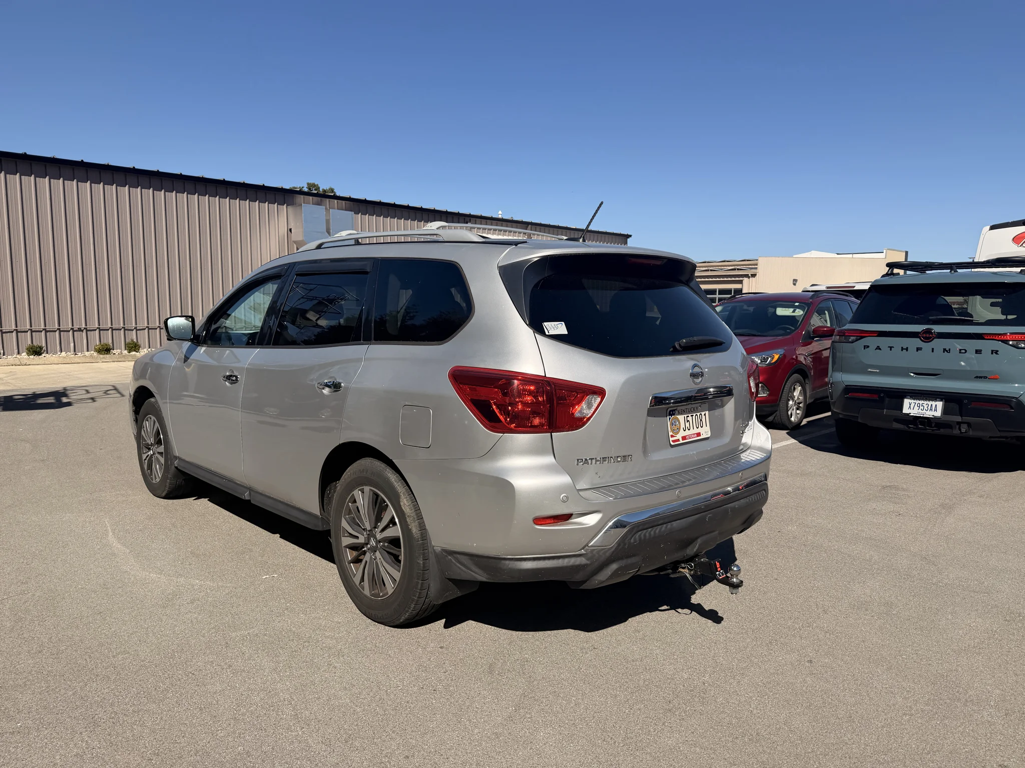 Used 2017 Brilliant Silver Metallic Nissan SL image 5