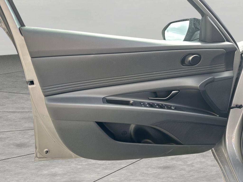 New 2026 Fluid Metal Hyundai SEL Sport Premium image 13